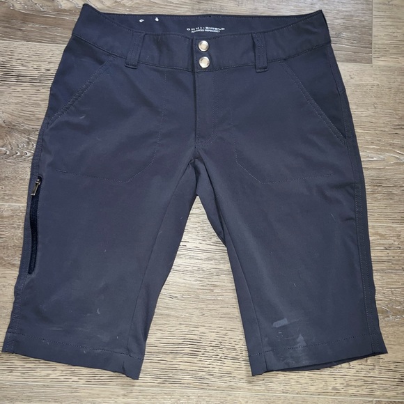 Columbia Saturday Trail Omni Shield Long Shorts Lightweight Size 2 Navy Blue - Picture 4 of 16